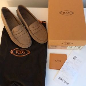 Tod’s loafers moccasins suede tan 37.5 / 7.5